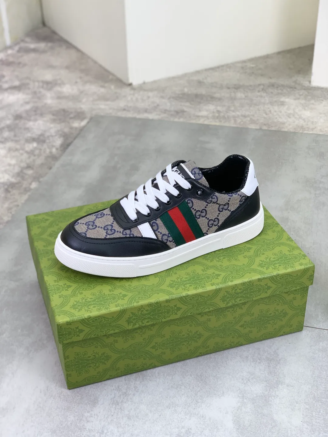 Men's men's shoes 💰P420💰【New style】(GUCCI) official website's latest 🎁🎁casual and fashionable men's shoes👟, hot style 💥 style is simple and elegant, exclusive for trendy men. Unique official website's latest brand double G element Elements 👑 Original Gucci decoration, fashionable and generous, original calfskin fabric ✅ Fully imported first-layer pigskin lining, official website designated wear-resistant, lightweight original rubber casual outsole, classic model taken in real life 🎬39-44 5️⃣ colors available